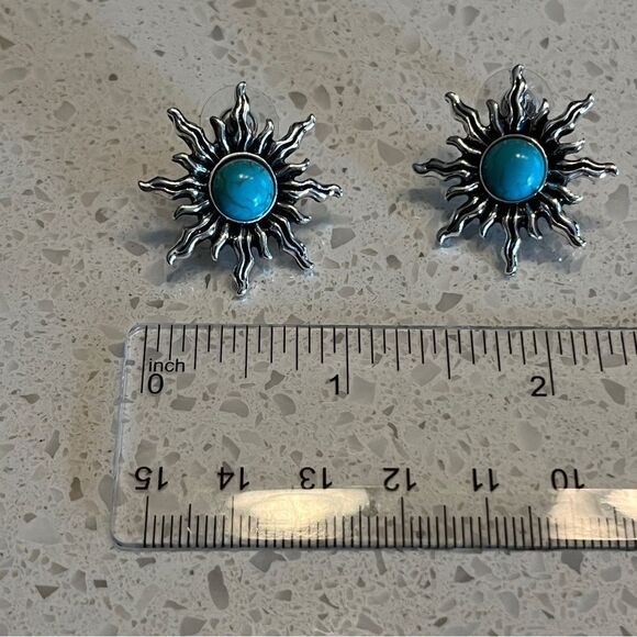 Sun shape Vintage style fake Turquoise Stud Earrings - Picture 3 of 8